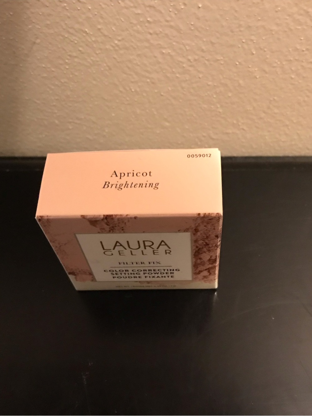 Laura Geller Filter Fix Color Correcting Setting Powder - Apricot Brightening - Picture 3 of 3